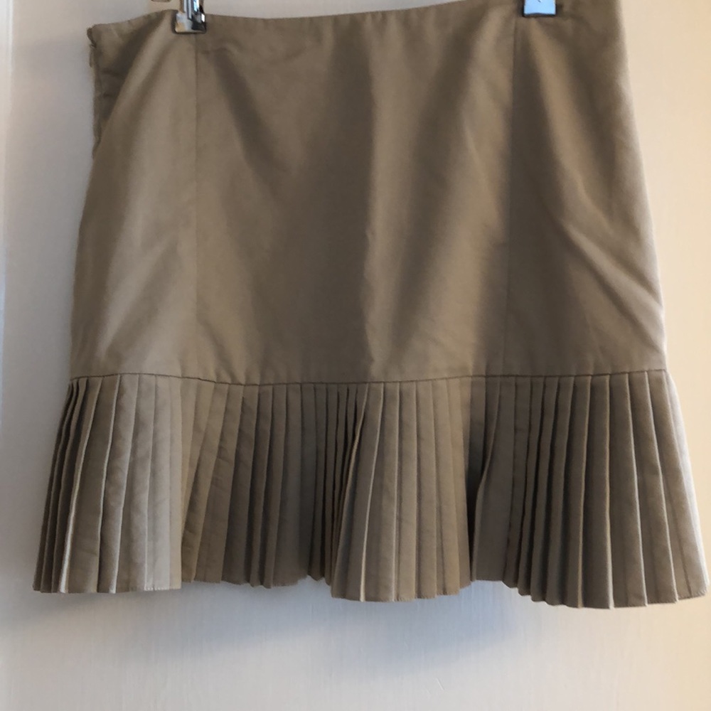 Banana Republic factory store pleated skirt - Picture 3 of 5